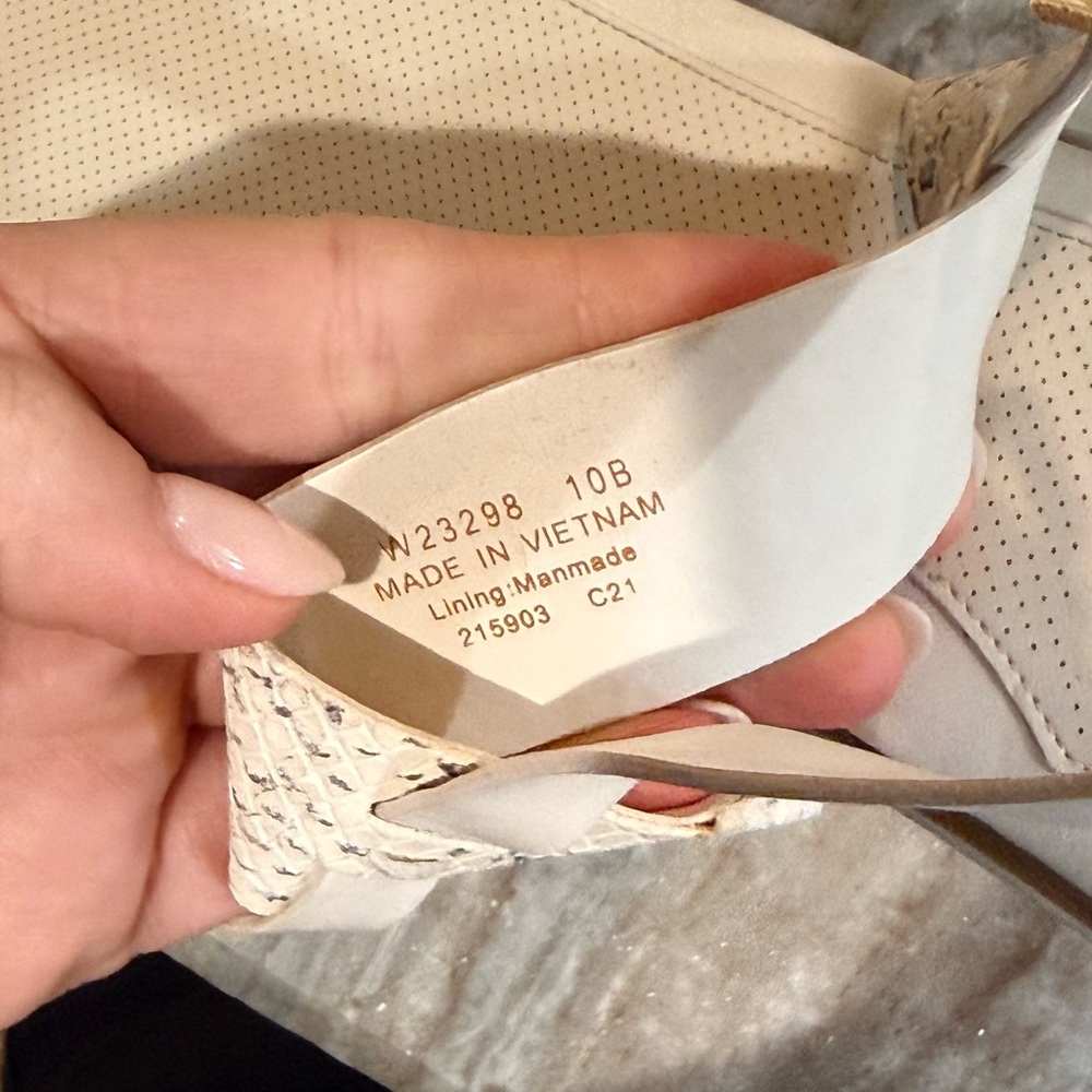 Women’s COLE HAAN Grand Series Mandy thong flat leather sandals- Size 10 - Picture 6 of 7